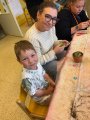 Vystoupení a výroba dárku pro maminky - třída Motýlků - Želeč
